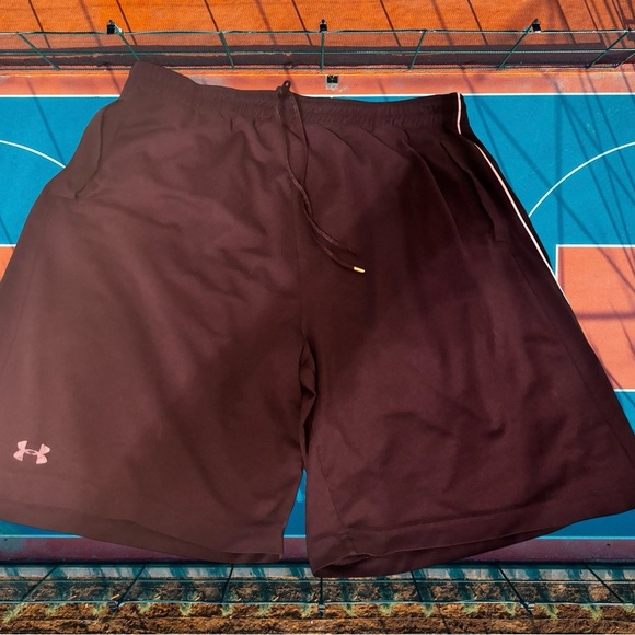 Under Armour Men's Dark Gray Athletic Shorts - Picture 1 of 7